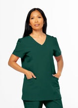 CSCRUBS CLASSIC  COLLECTION V NECK TOP B